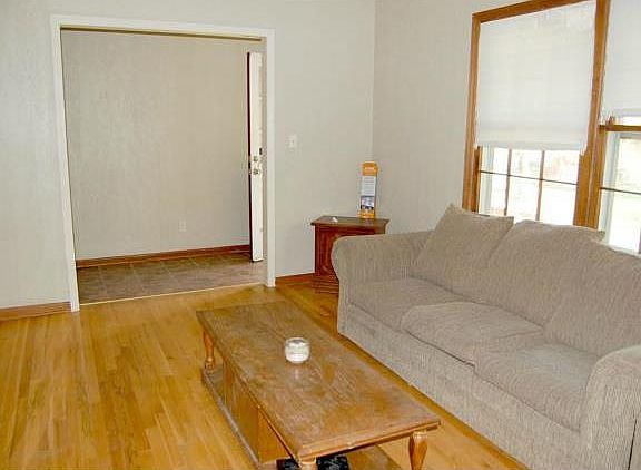 4th image of 8406 E 105th St