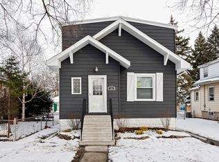35 N Linden Ave, Westmont, IL 60559