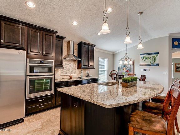 5th image of 173 Mercutio Ln