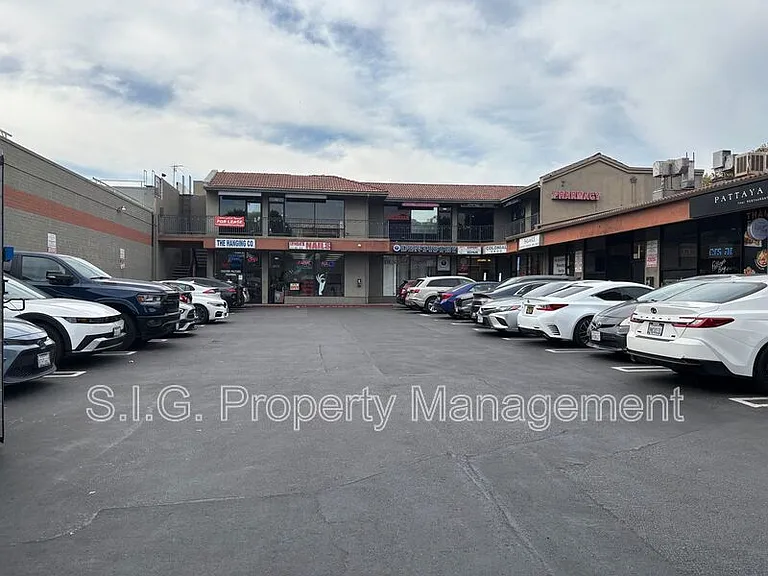 1727 N Vermont Ave #211 — Photo 5