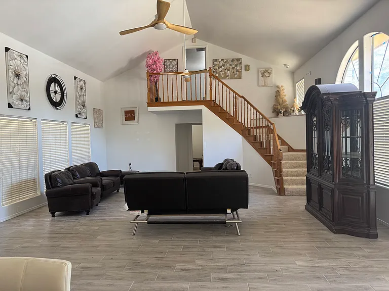 3945 N Angus St — Photo 2