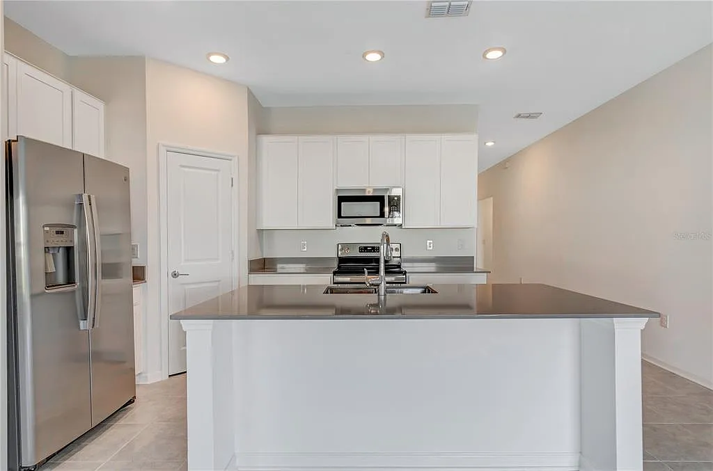3 bed, 2.0 bath, 1580 sqft, $1,995 — Photo 4