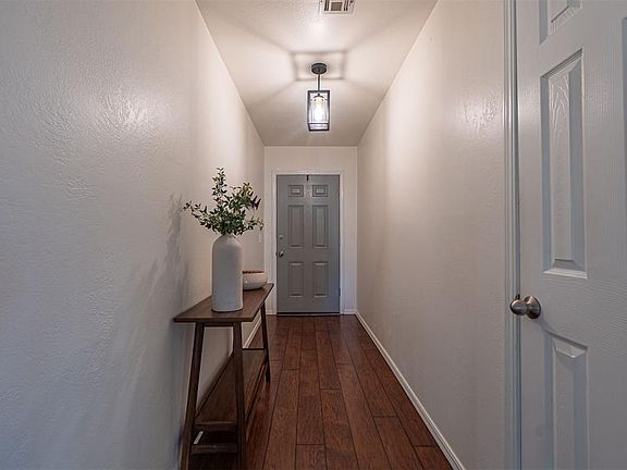 5th image of 3513 Shannon Dr