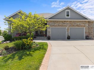 15455 Jaynes Cir, Omaha, NE 68116