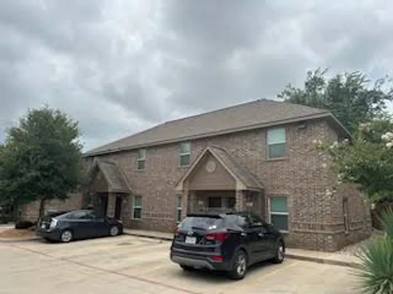 1150 W Frey St — Photo 2