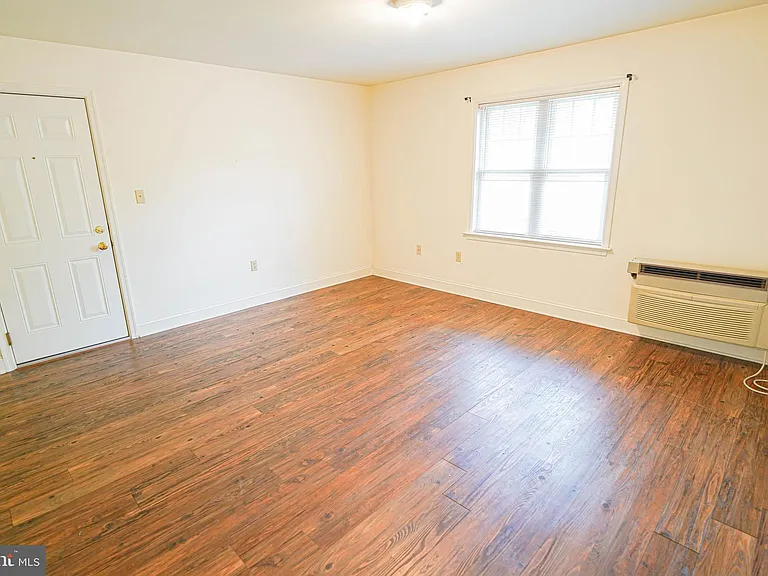 800 Travers St #5 — Photo 17