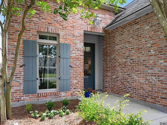 3rd image of 3144 Cresthaven Ave