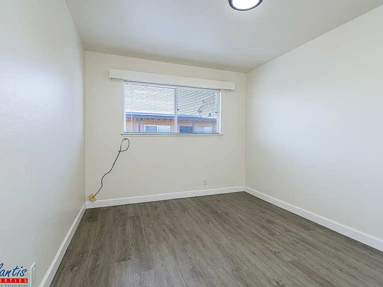 451 S Main St #10 — Photo 4