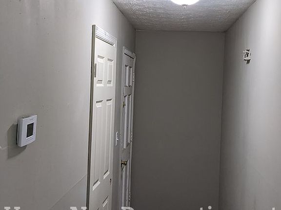 4th image of 417 Barton Dr