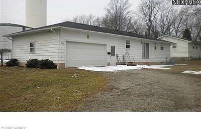 2nd image of 608 W Texas Ave