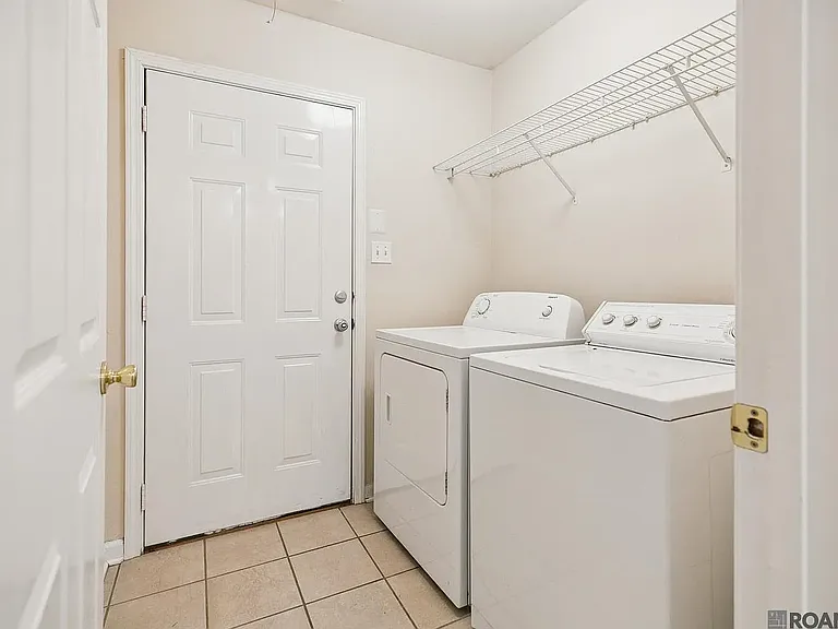 1340 Harwich Dr — Photo 7