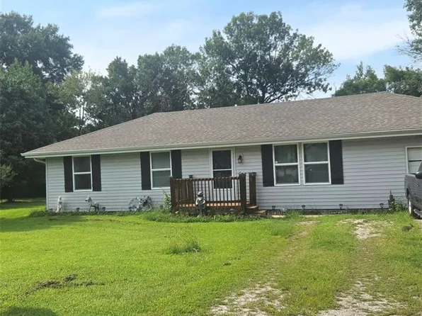 310 Renee Ln, Garden City, MO 64747