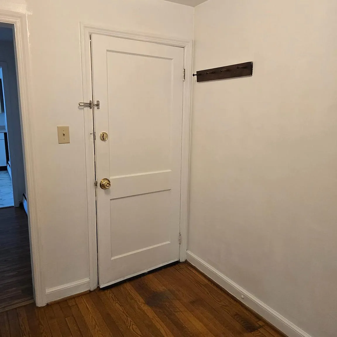 2 bed, 1.0 bath, 723 sqft, $1,550 — Photo 2