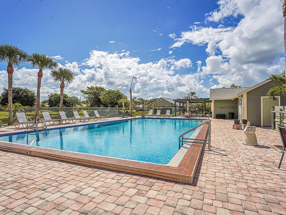 1st image of 1543 SE Dewberry Court