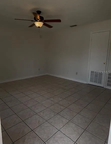 945 Bryan Ct — Photo 2