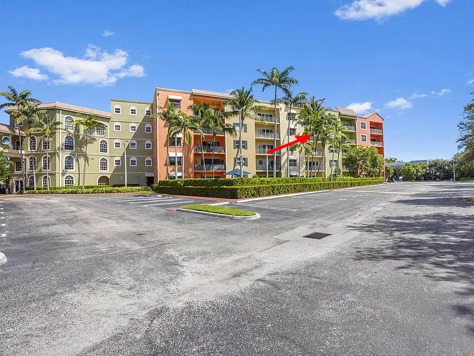 1650 Presidential Way #406