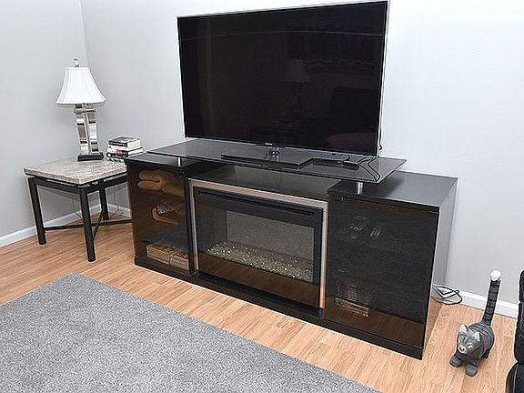 4th image of 3261 Fairlawn Dr