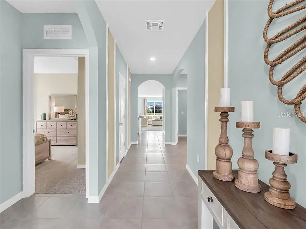 4 bed, 1867 sqft, $2,300 — Photo 4