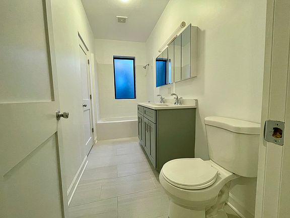 5th image of 1356 W Winnemac Ave #2