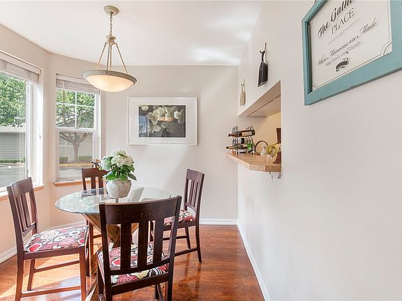 3rd image of 7123 NE 171st Ln