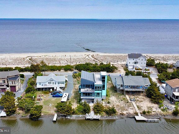 4th image of 2721 S Bay Shore Dr