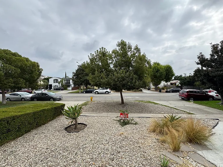 1855 S Redondo Blvd — Photo 2