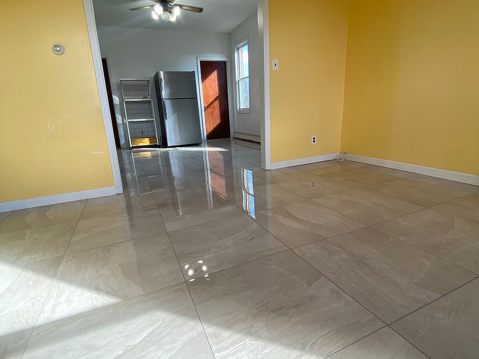 1st image of 60 Ann St Floor 2