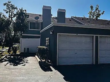 4th image of 8739 1/2 Pine Crest Pl #8739-1/2
