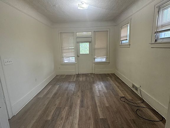 3rd image of 11391 Belleterre Ave APT 2S