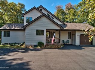 7730 Apple Ln, Tobyhanna, PA
