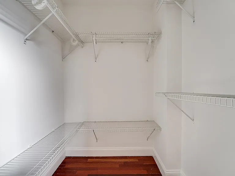 880 Summit Ave #2 — Photo 12