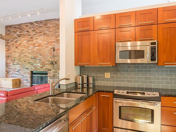 4th image of 9030 Symmesknoll Ct