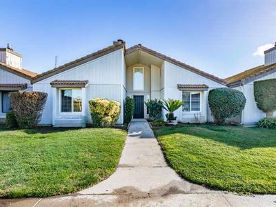 1940 Cougar Ln, Clovis, CA, 93611