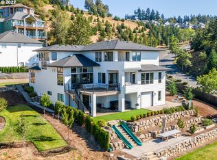 9290 SE Emmert View Ct, Happy Valley, OR 97086