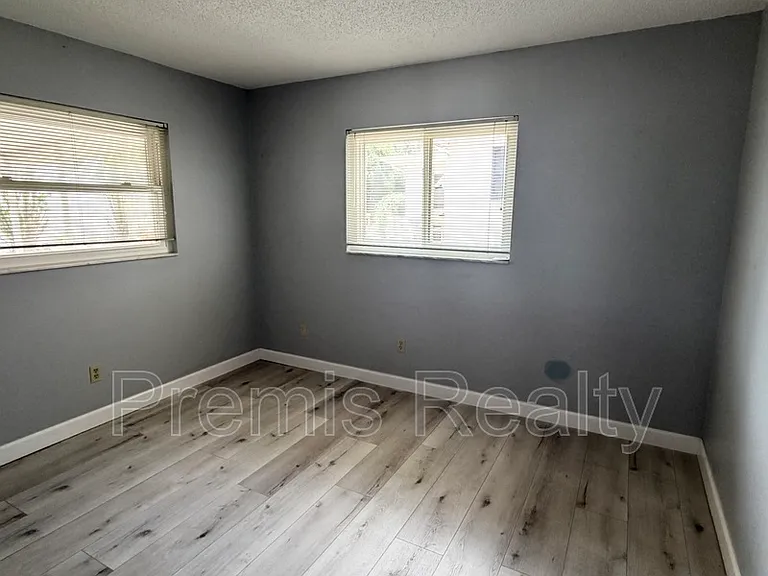 2309 Malcolm Dr — Photo 8