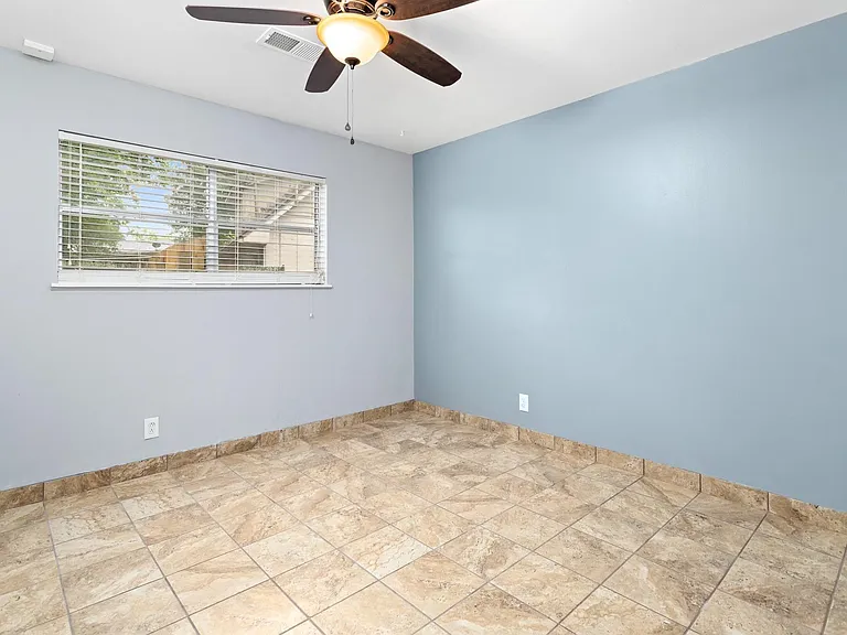 340 Maxwell Dr — Photo 15