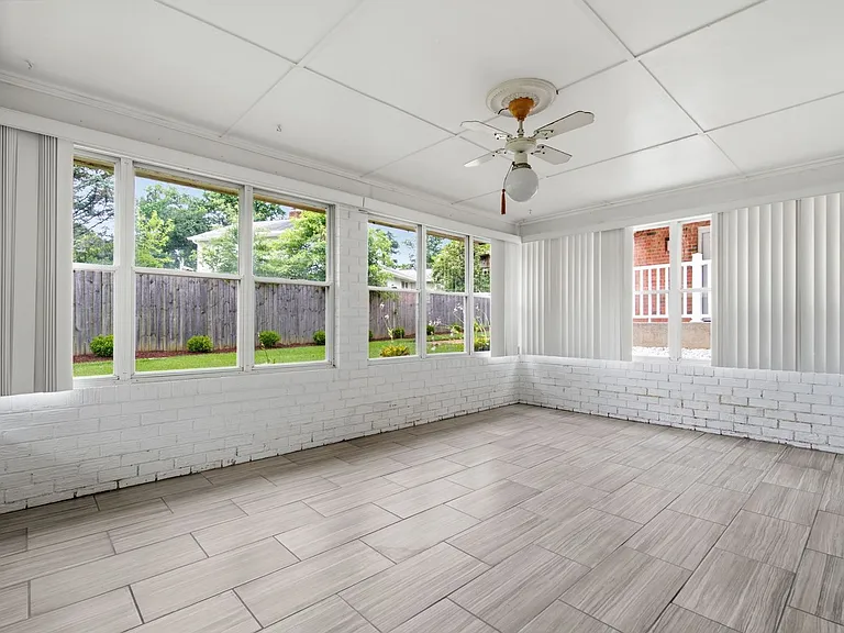 2521 Shanandale Dr — Photo 37
