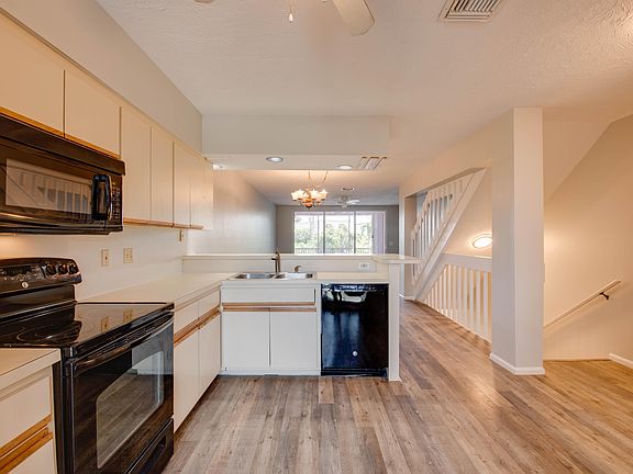 5th image of 117 Coco Plum Dr #E2