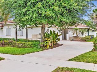 52 Lariat Cir, Boca Raton, FL 33487