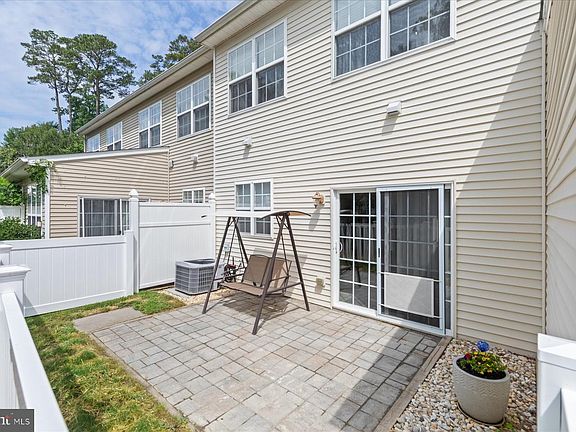5th image of 30023 Plantation Dr