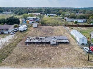 22819 Lazy Stream Dr, Elmendorf, TX 78112