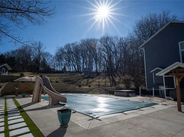 1432 Hickory Hollow Rd NE, Solon, IA 52333