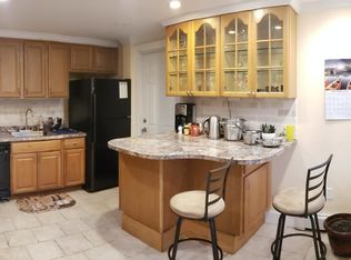 703 S 8th St #1, Lindenhurst, NY 11757