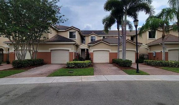 2nd image of 4028 Peppertree Dr