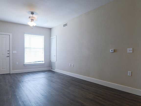 5th image of 300 Ferguson Dr APT 07104