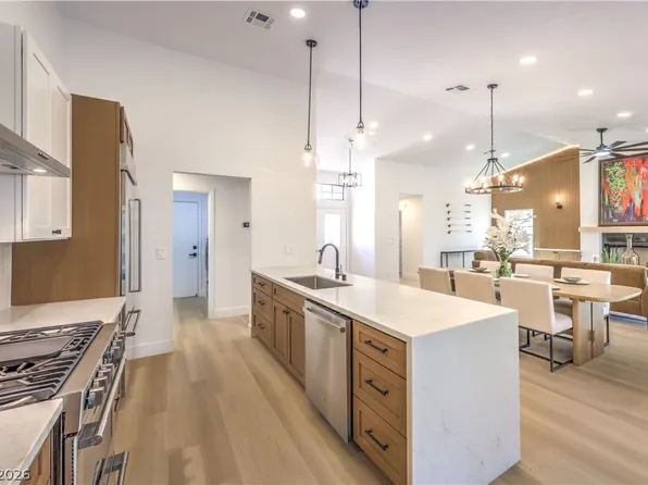 5001 Pacific Grove Dr, Las Vegas, NV 89130
