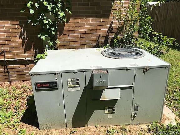 4th image of 519 E Peachtree St