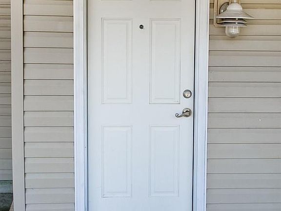 4th image of 5800 Nashville Ave