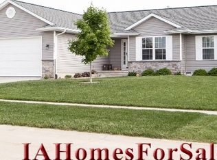 2811 Dawn Ave SW, Cedar Rapids, IA 52404