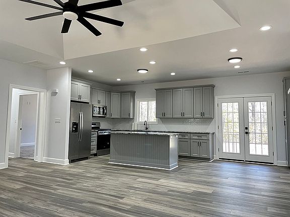 2nd image of 142 Admiral Dr